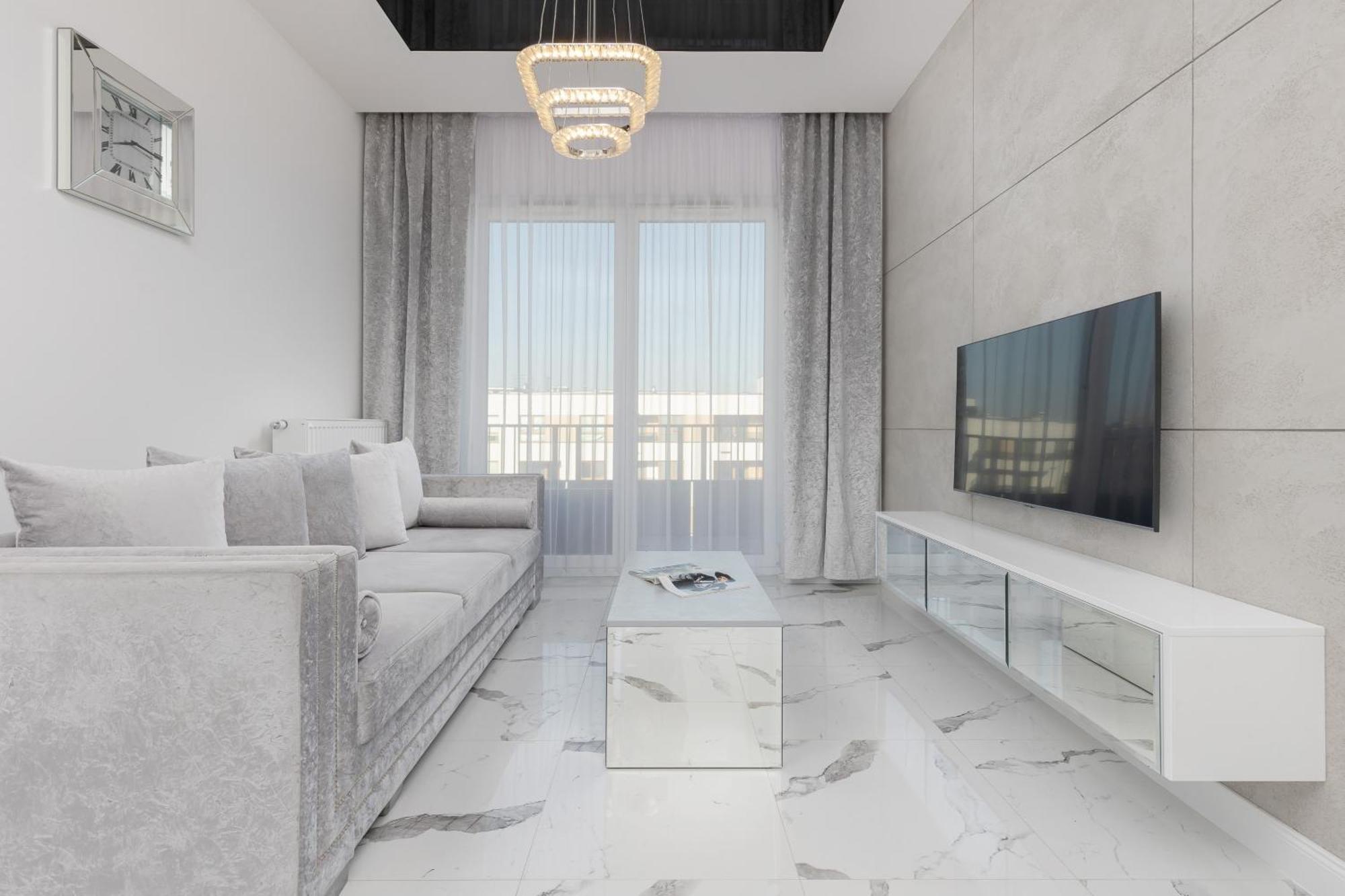 Elegant Apartments With Balcony & Parking Warsaw By Noclegi Renters Bagian luar foto