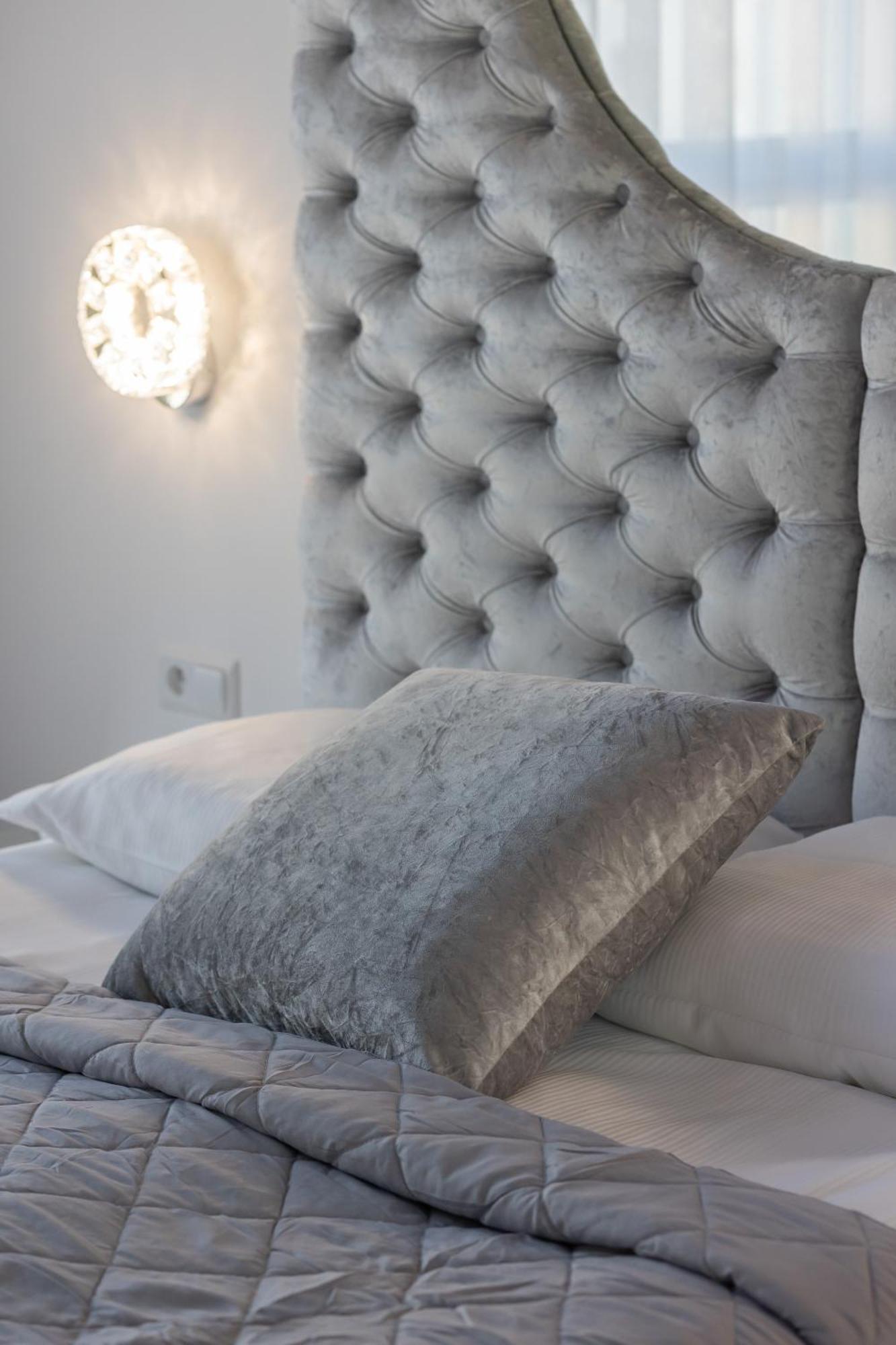 Elegant Apartments With Balcony & Parking Warsaw By Noclegi Renters Bagian luar foto