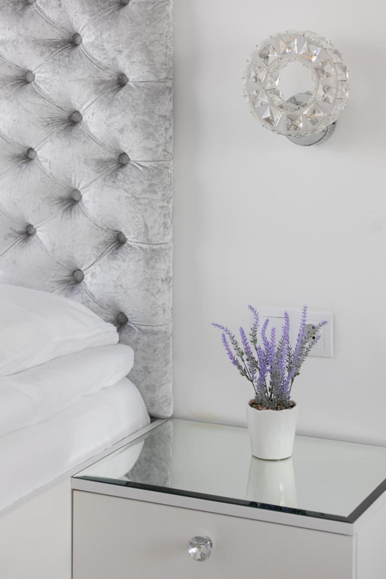 Elegant Apartments With Balcony & Parking Warsaw By Noclegi Renters Bagian luar foto
